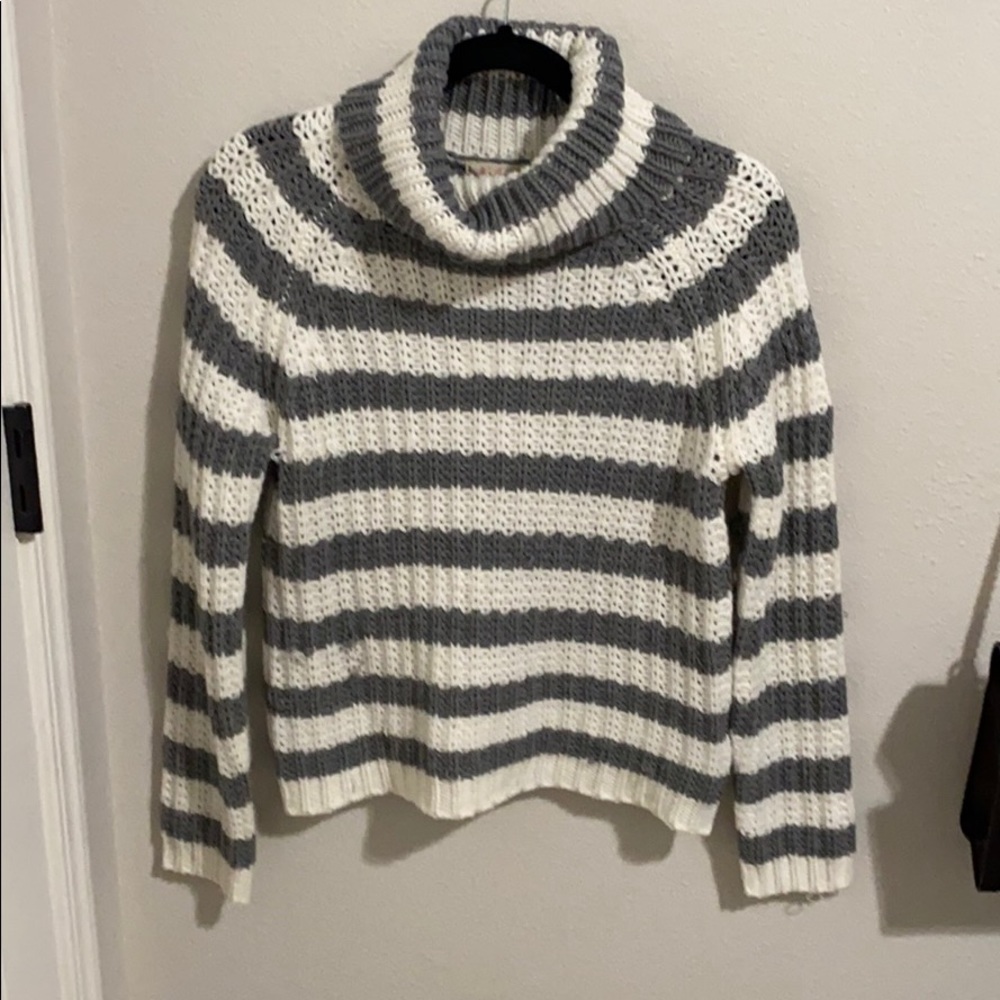 Long sleeve turtleneck